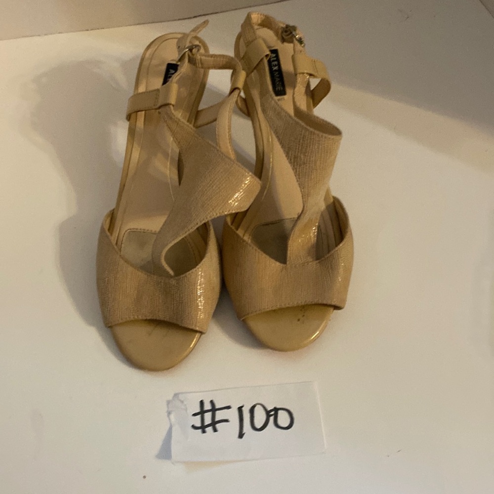 Alex Marie T-strap nude heel. Size 8. Heel height 2.5 inch heel.